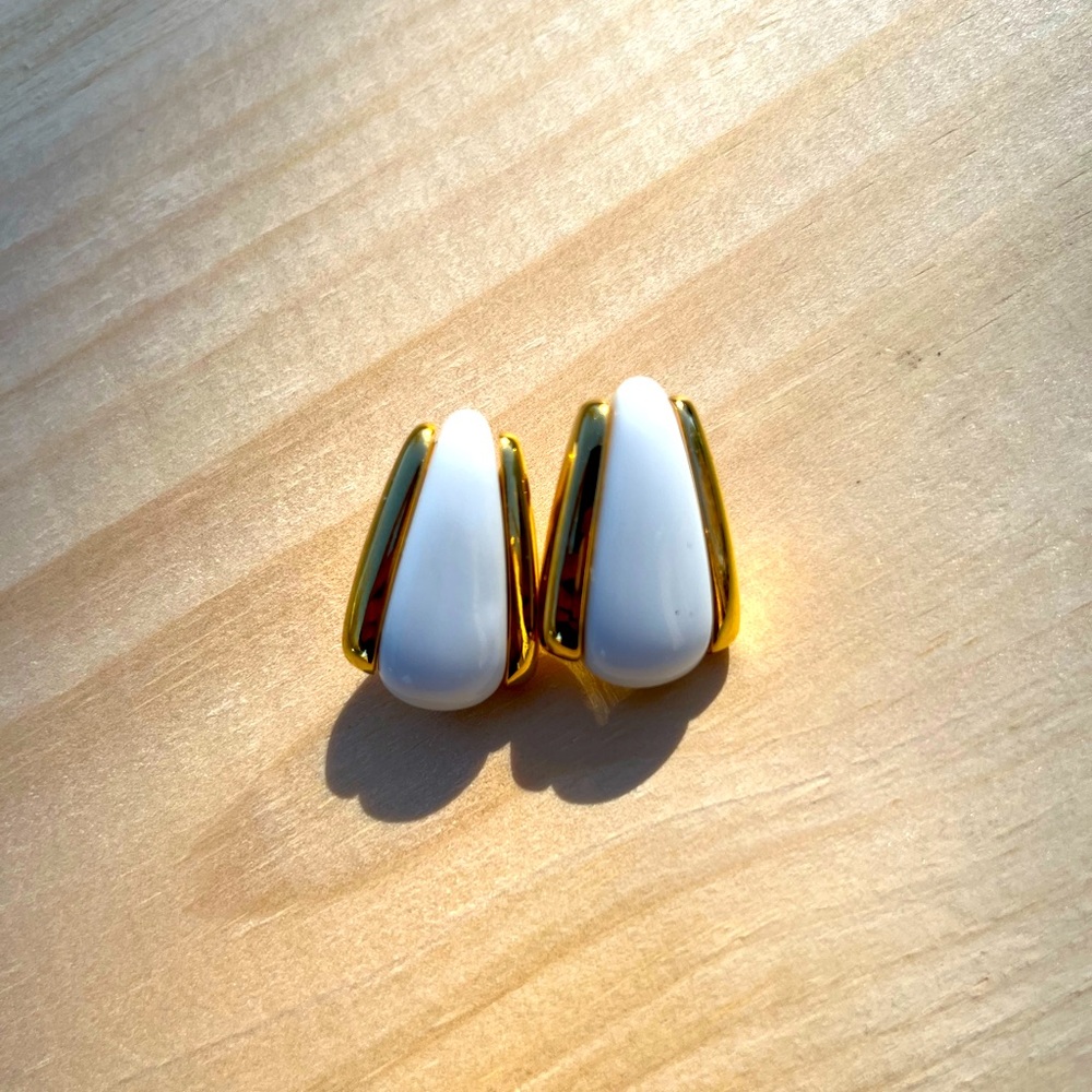 Vintage NAPIER White Acrylic & Gold Tone Clip EARRINGS 1" Lg Signed